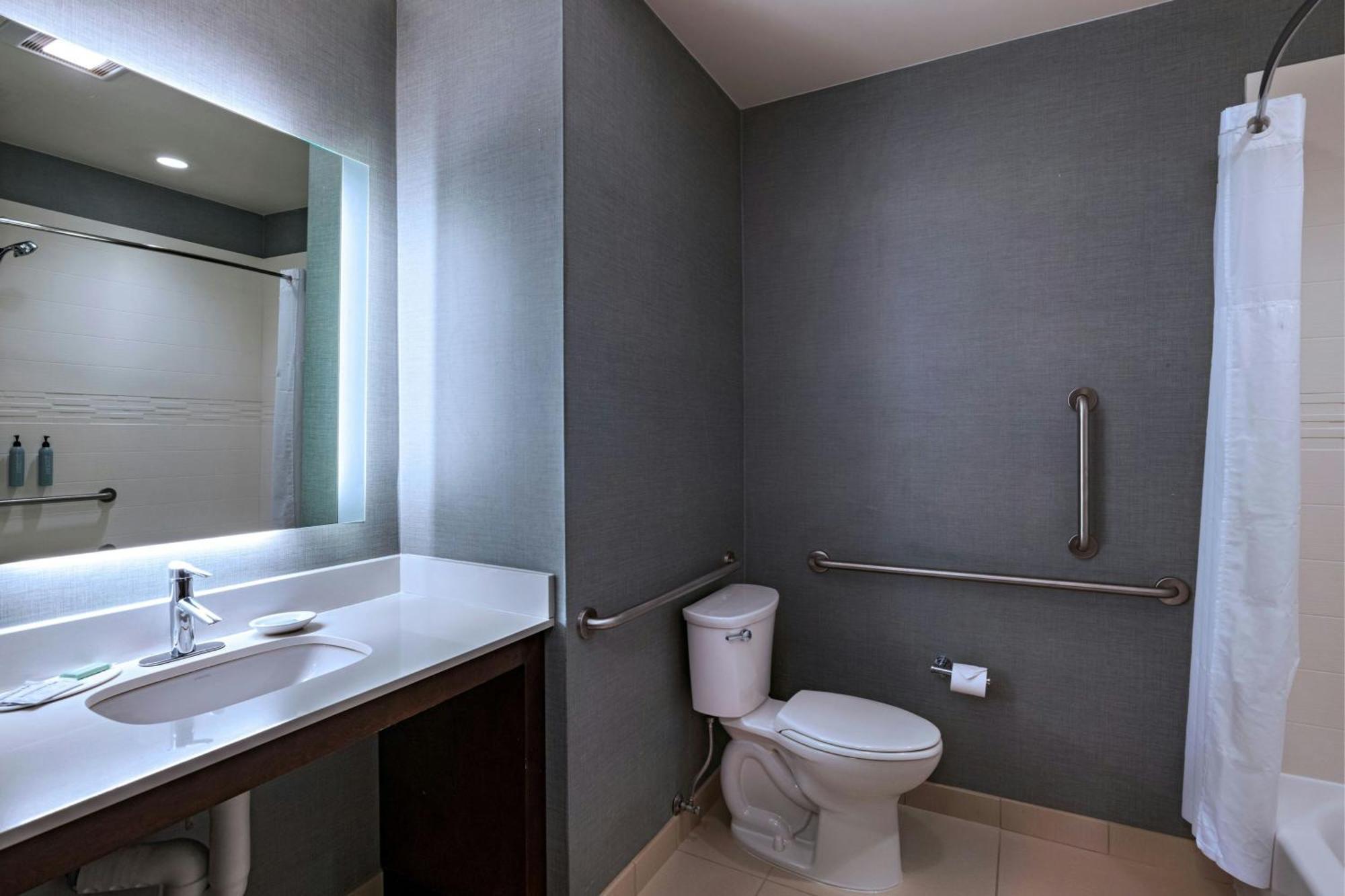 By Marriott Aksarben Village 3*