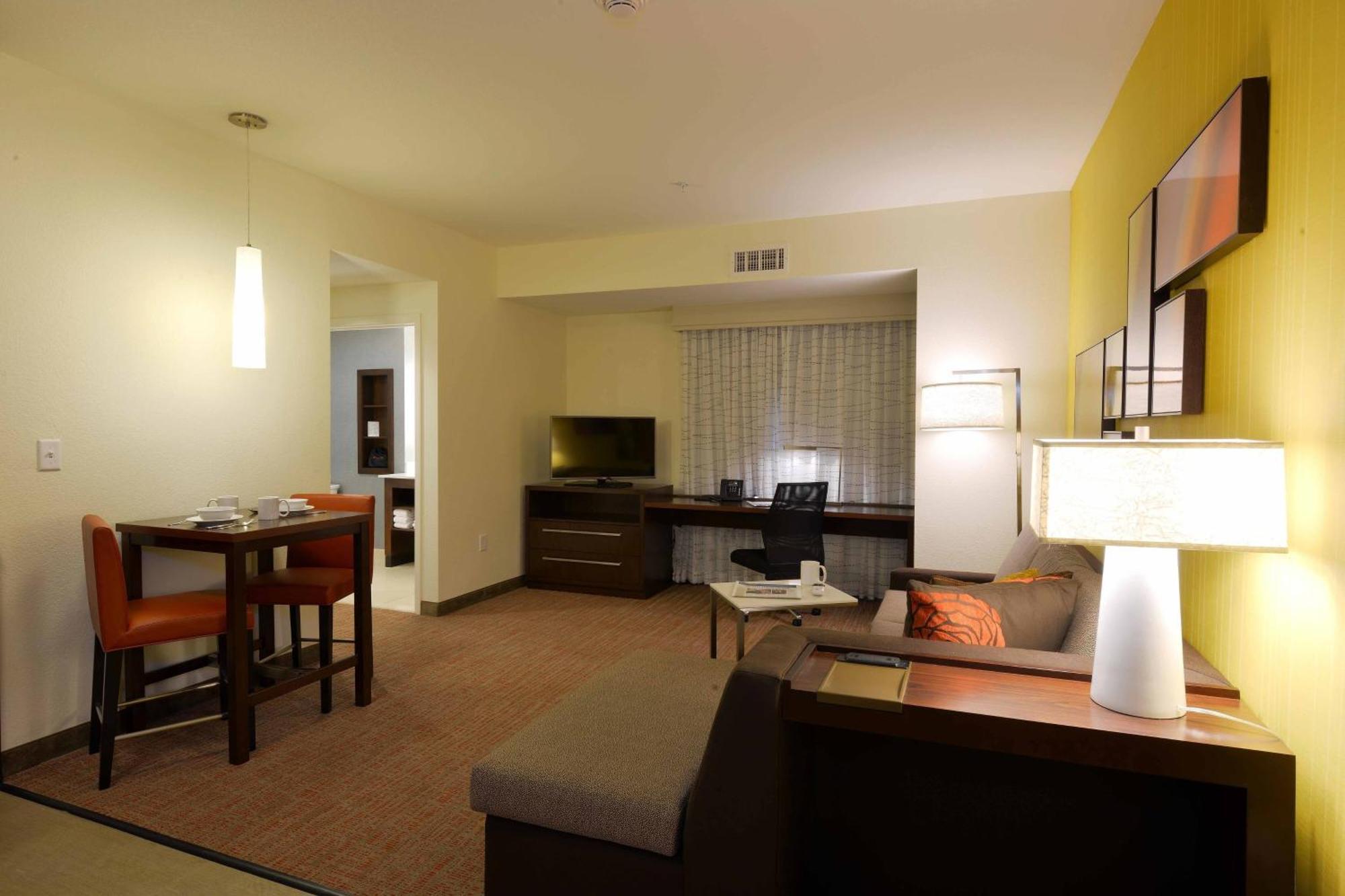 By Marriott Aksarben Village 3* Omaha