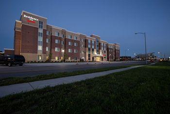 Hotel By Marriott Aksarben Village Omaha