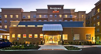 Hotel By Marriott Aksarben Village 3*